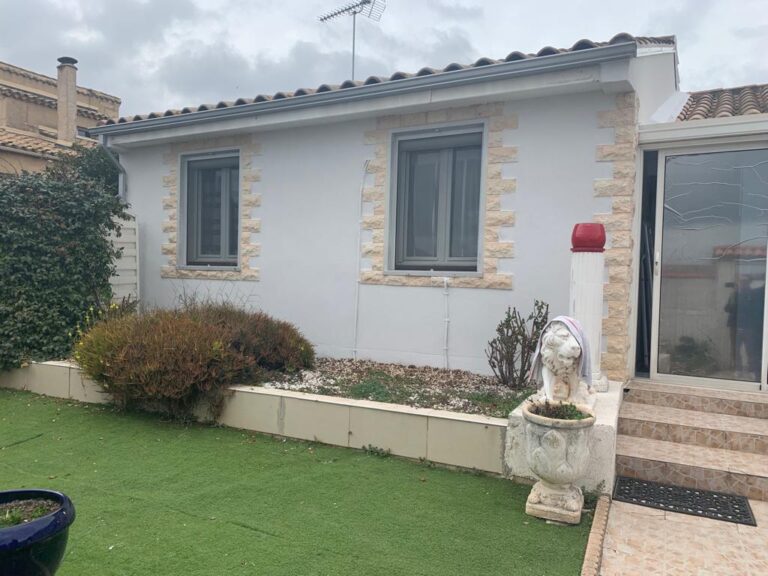 Façade rénovée maison claire à Castelnau-le-Lez