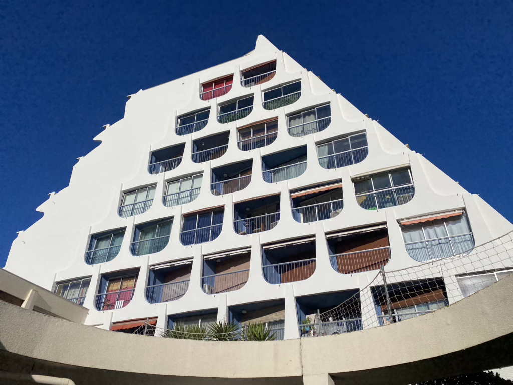 Ravalement de la résidence Acapulco à La Grande-Motte