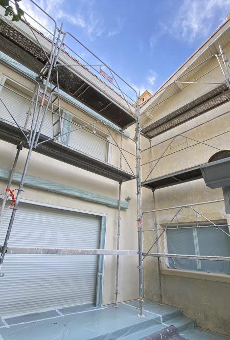 Photo travaux Villa G avec les échafaudages
